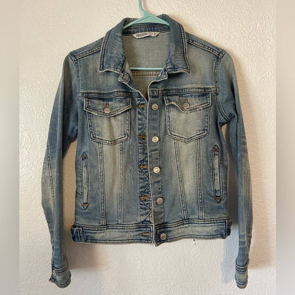 Zara denim jacket. Size XS